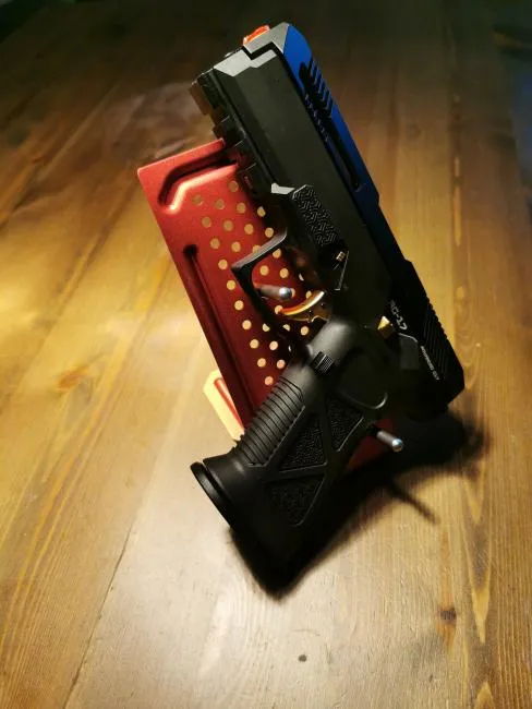 Design Pistol Display Metal Red